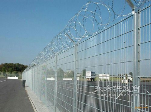 河北華久刀片刺繩護欄網 專業防護網的生產與應用